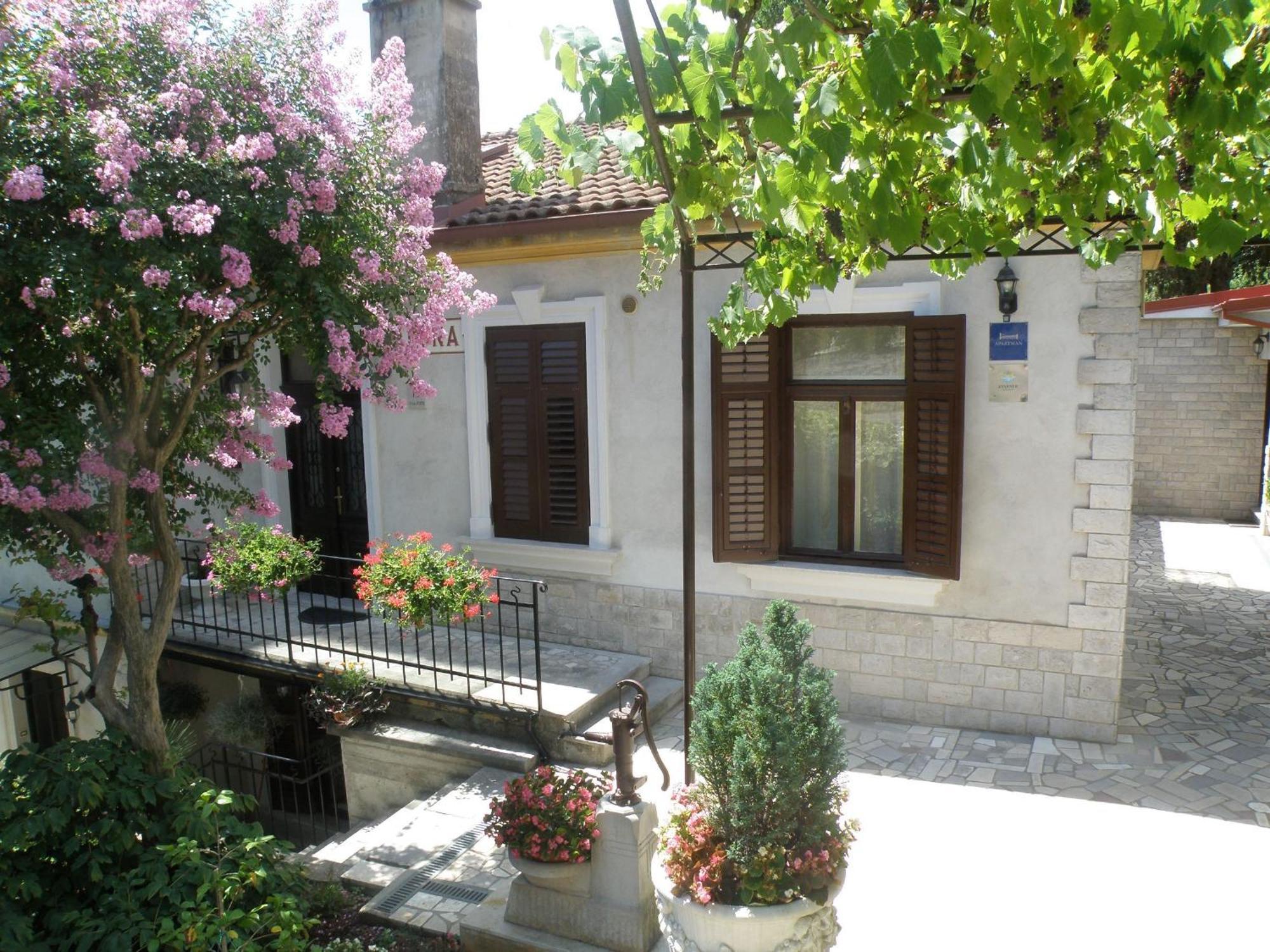 Apartments Villa Salona Opatija Phòng bức ảnh